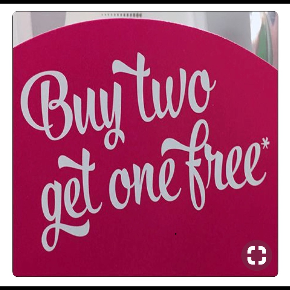 🌺Bundle your $7 or Less Items with 🌺